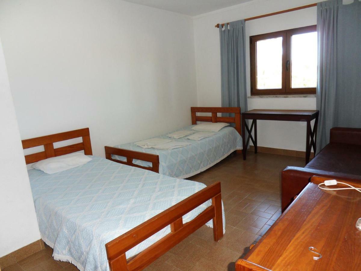 Moradia Vale Da Telha Villa อัลเจซูร์ ภายนอก รูปภาพ